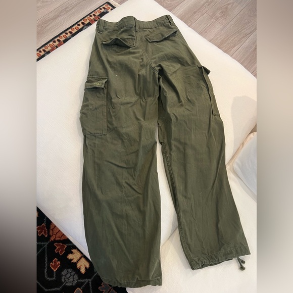 TNA Aritzia Cargo Pants size 4 - Picture 2 of 6